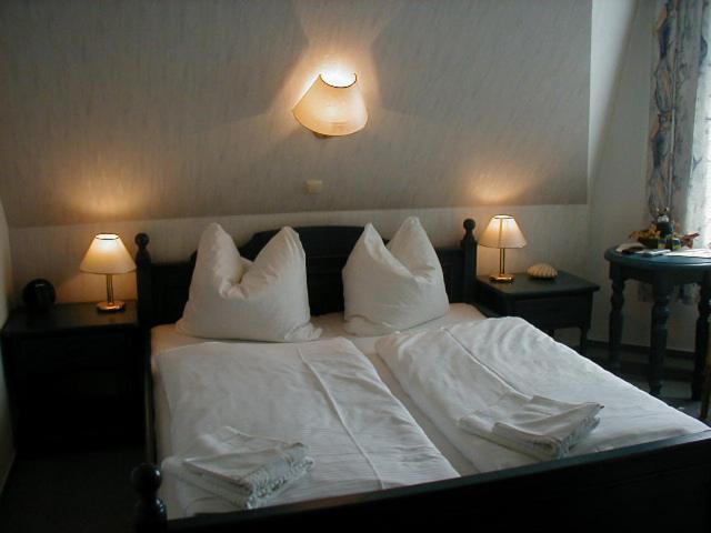 Restaurant Und Pension Zur Nassen Ecke Wittenbeck ภายนอก รูปภาพ